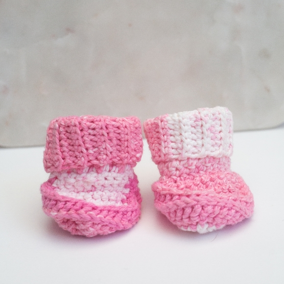 ⭐️Host Pick⭐️Pink and White Handmade Baby Booties 👶 - Picture 2 of 2